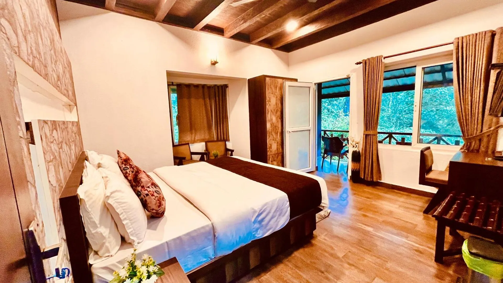 Nature Valley Farmhouse Resort By Raarees, Munnar #Lap Of Nature #Premium Rooms #Big Parking #Scenic View #Garden With Fireplace #Property Of The Year فندق