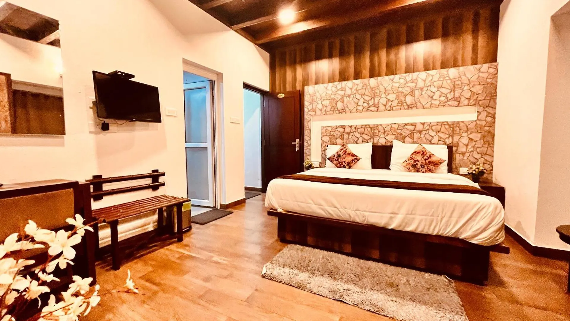 Nature Valley Farmhouse Resort By Raarees, Munnar #Lap Of Nature #Premium Rooms #Big Parking #Scenic View #Garden With Fireplace #Property Of The Year الهند
