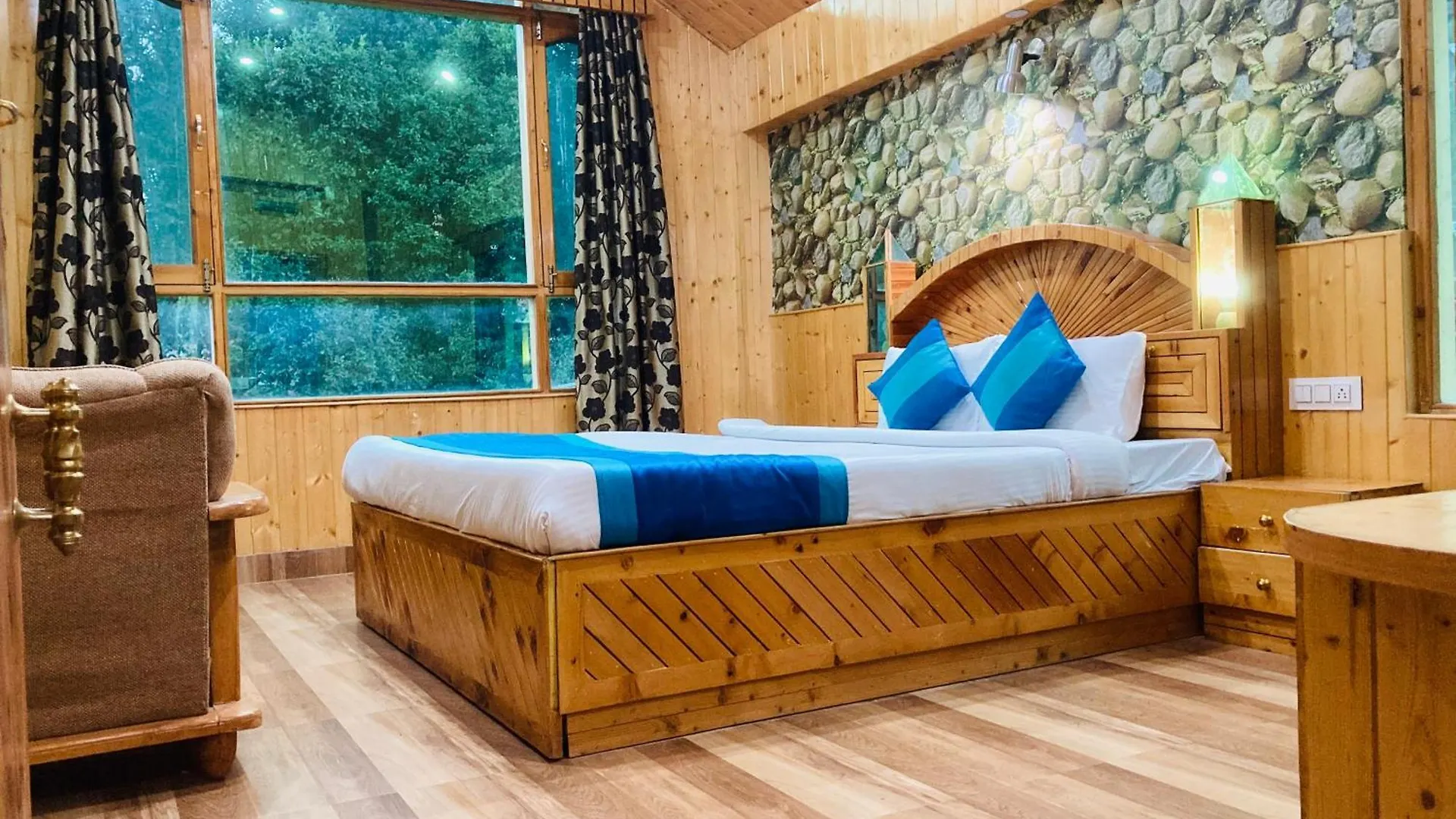 Nature Valley Farmhouse Resort By Raarees, Munnar #Lap Of Nature #Premium Rooms #Big Parking #Scenic View #Garden With Fireplace #Property Of The Year