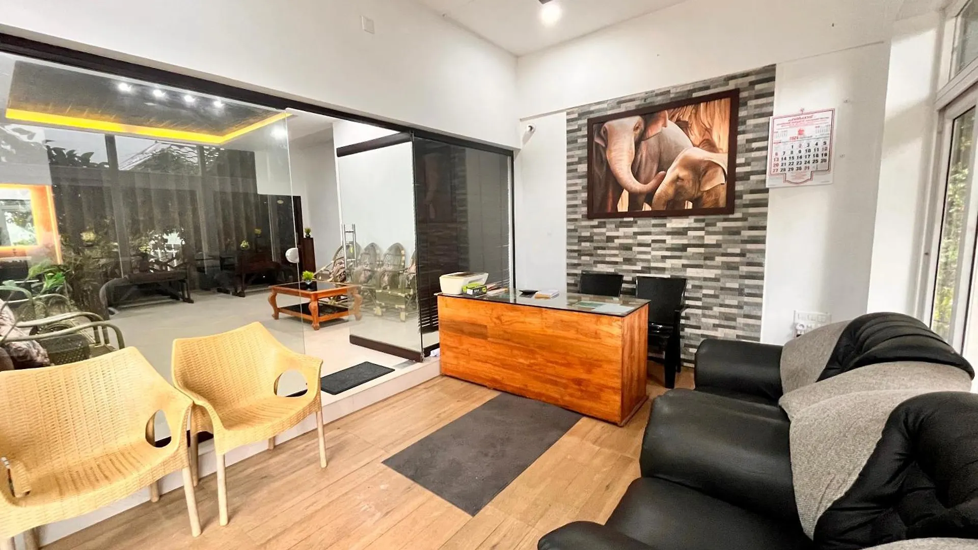 Nature Valley Farmhouse Resort By Raarees, Munnar #Lap Of Nature #Premium Rooms #Big Parking #Scenic View #Garden With Fireplace #Property Of The Year 4*,  الهند