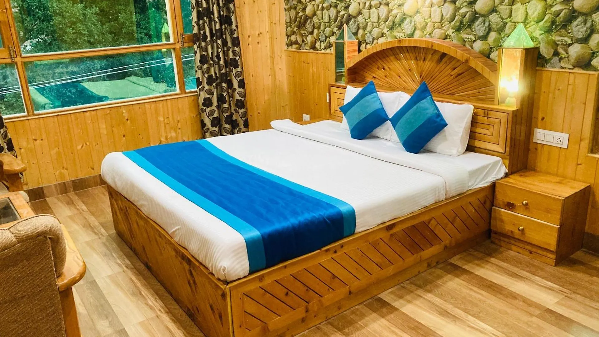 Nature Valley Farmhouse Resort By Raarees, Munnar #Lap Of Nature #Premium Rooms #Big Parking #Scenic View #Garden With Fireplace #Property Of The Year 4*,