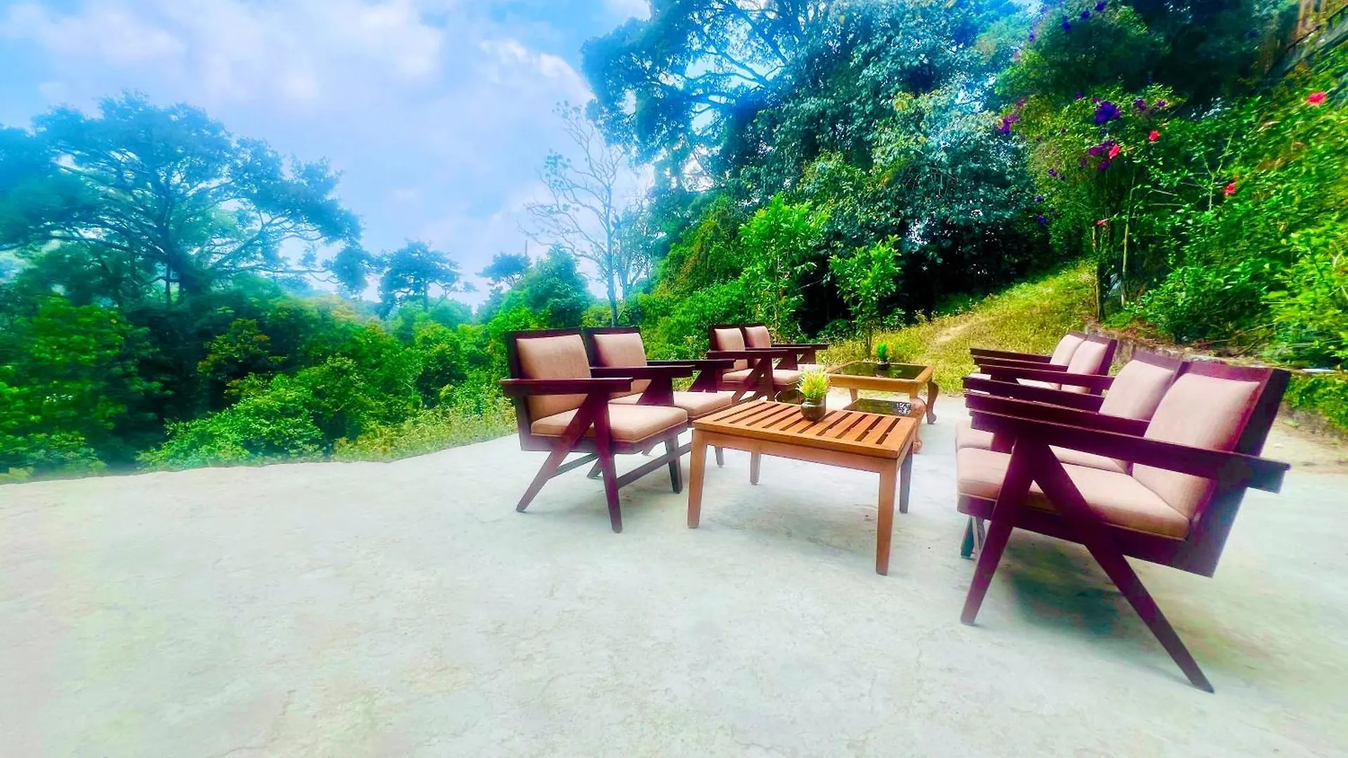 Nature Valley Farmhouse Resort By Raarees, Munnar #Lap Of Nature #Premium Rooms #Big Parking #Scenic View #Garden With Fireplace #Property Of The Year فندق