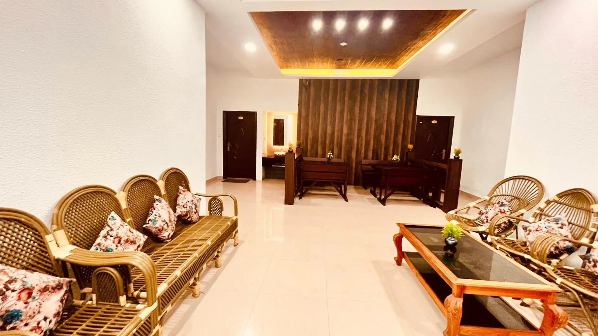 Nature Valley Farmhouse Resort By Raarees, Munnar #Lap Of Nature #Premium Rooms #Big Parking #Scenic View #Garden With Fireplace #Property Of The Year