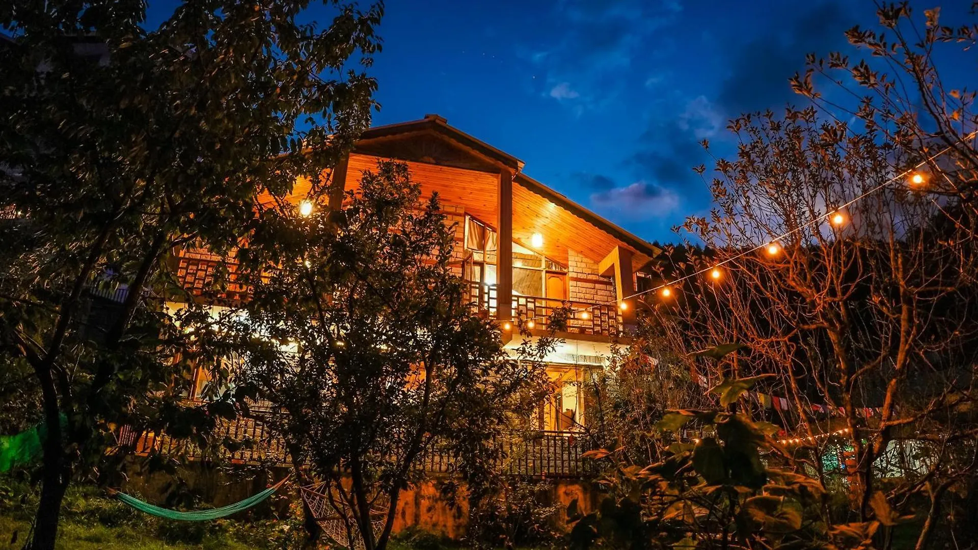Nature Valley Farmhouse Resort By Raarees, Munnar #Lap Of Nature #Premium Rooms #Big Parking #Scenic View #Garden With Fireplace #Property Of The Year Hotel