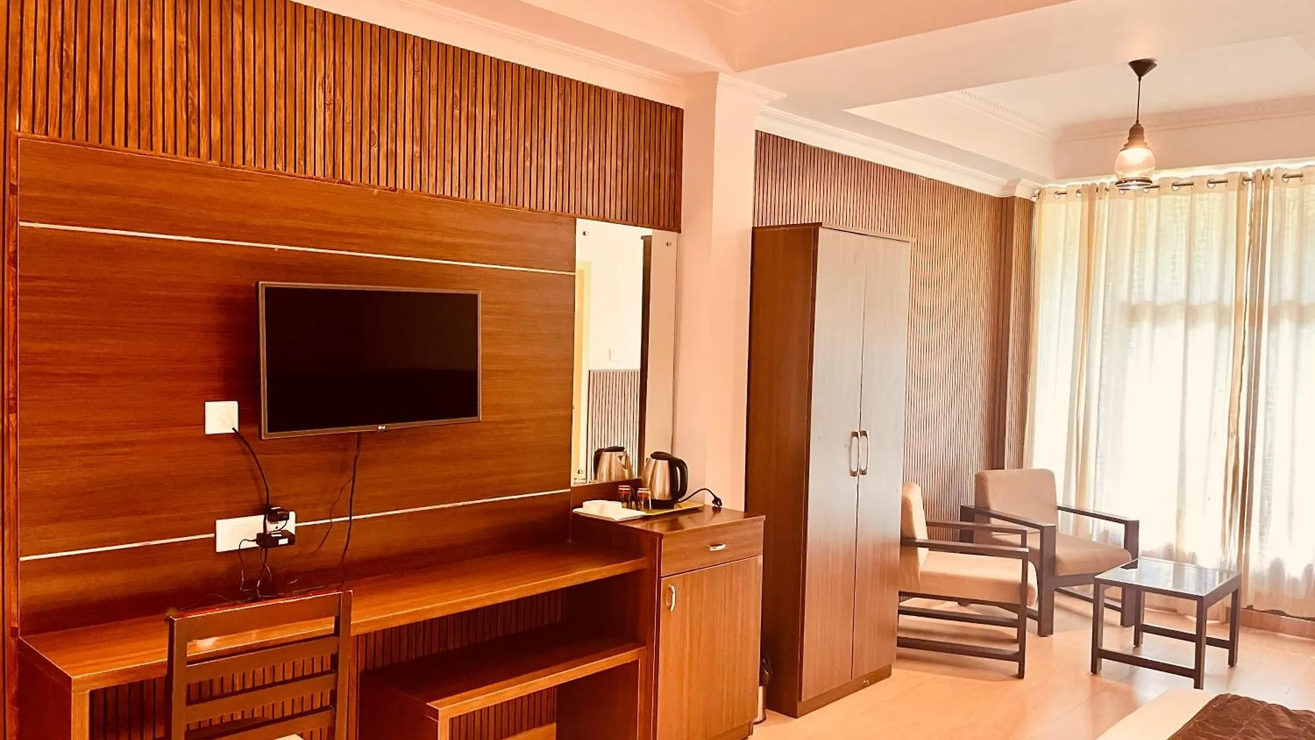 Nature Valley Farmhouse Resort By Raarees, Munnar #Lap Of Nature #Premium Rooms #Big Parking #Scenic View #Garden With Fireplace #Property Of The Year Hotel