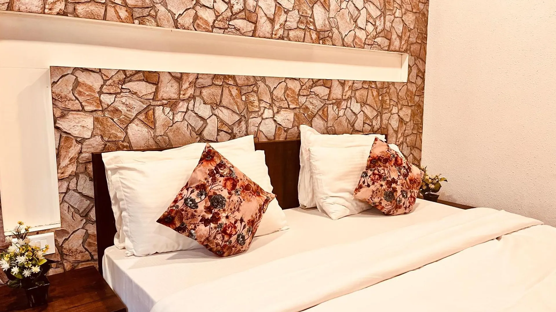 Hotel Nature Valley Farmhouse Resort By Raarees, Munnar #Lap Of Nature #Premium Rooms #Big Parking #Scenic View #Garden With Fireplace #Property Of The Year