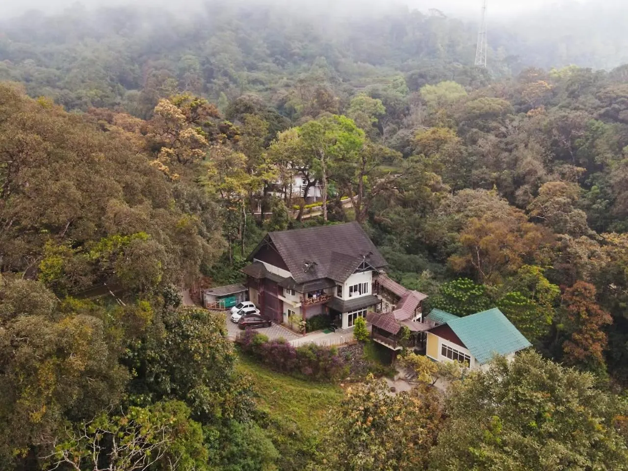 Nature Valley Farmhouse Resort By Raarees, Munnar #Lap Of Nature #Premium Rooms #Big Parking #Scenic View #Garden With Fireplace #Property Of The Year