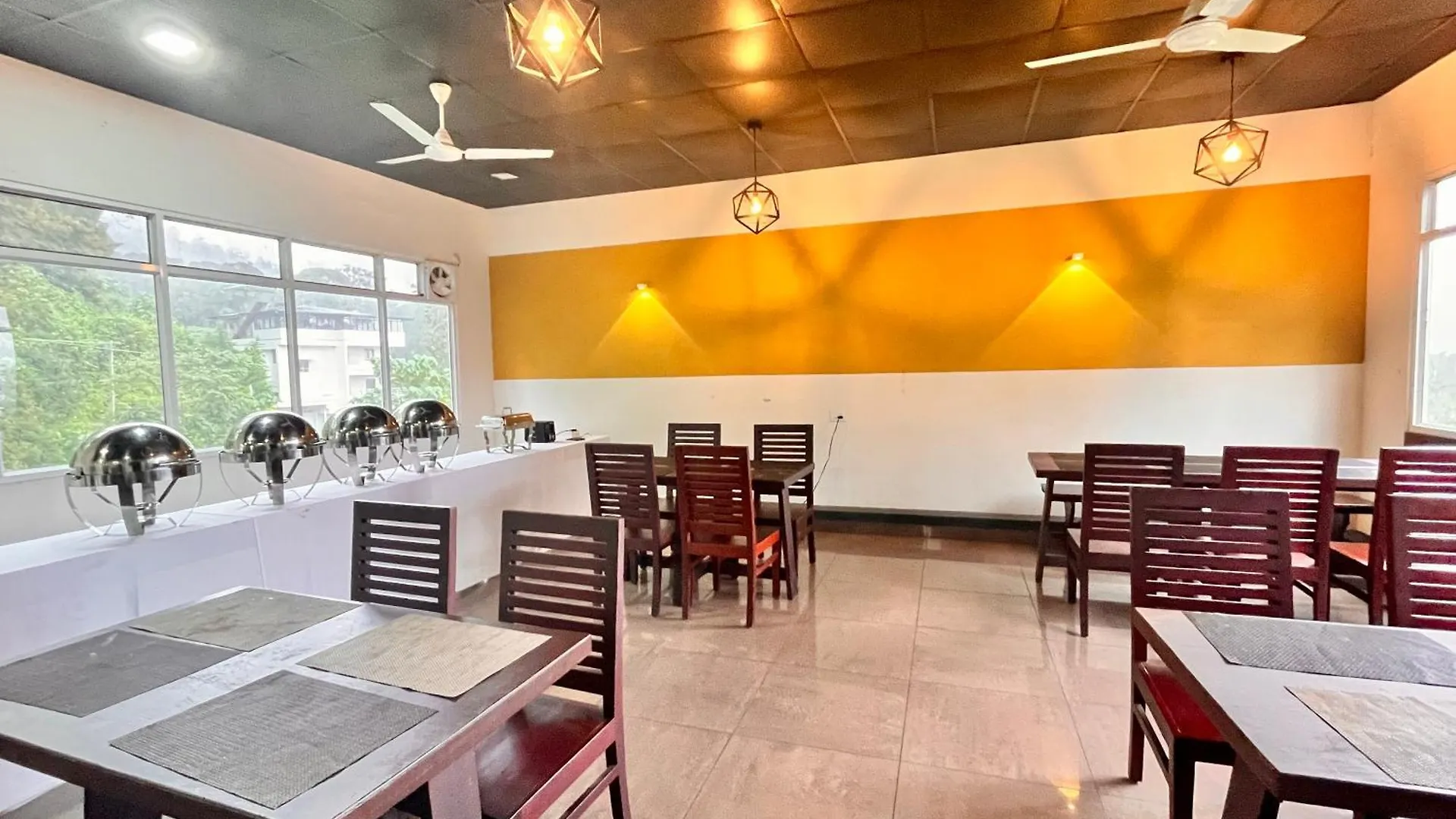 Nature Valley Farmhouse Resort By Raarees, Munnar #Lap Of Nature #Premium Rooms #Big Parking #Scenic View #Garden With Fireplace #Property Of The Year 4*,